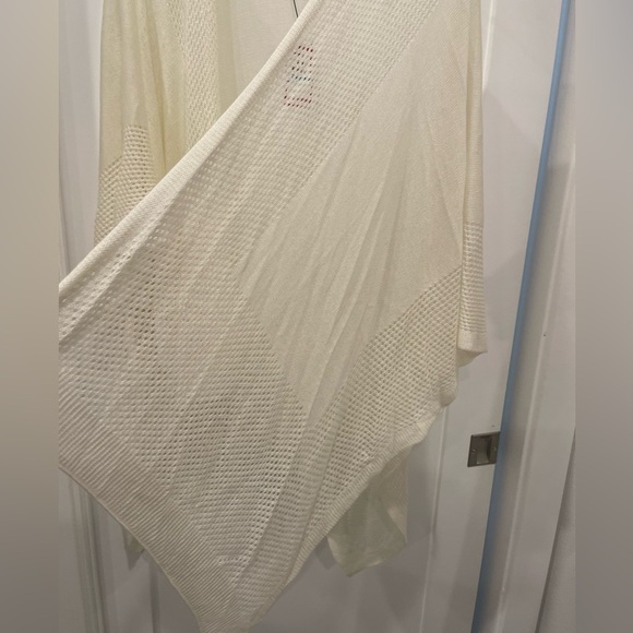 Vince Camuto Boho Open-Front Mesh Ruana Top..Size O/S - Picture 9 of 12